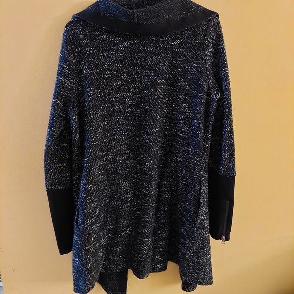 BNCI open knit long blazer cardigan black and white design. Size large - Picture 2 of 8